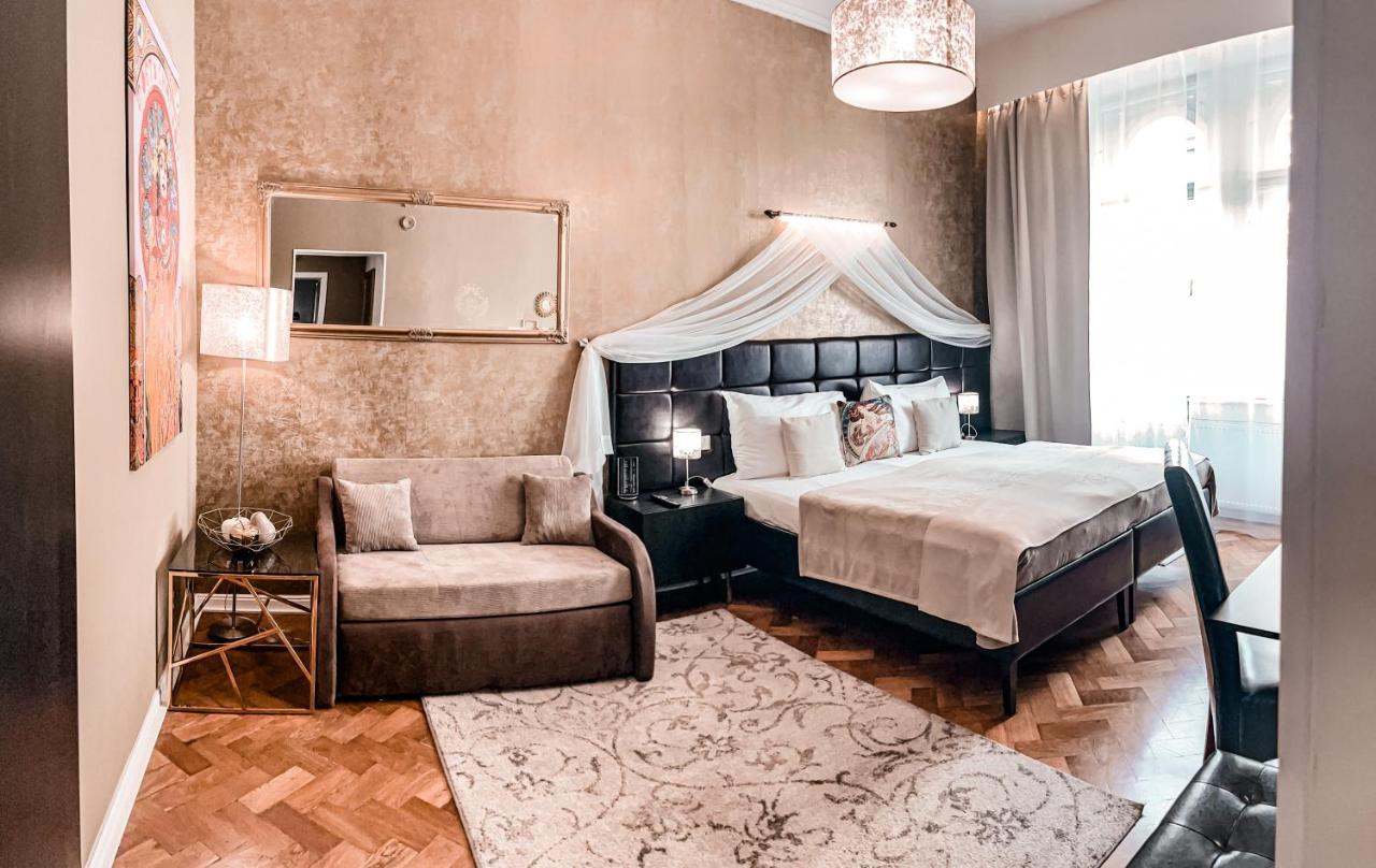 Alfons Boutique Hotel Prague Luaran gambar