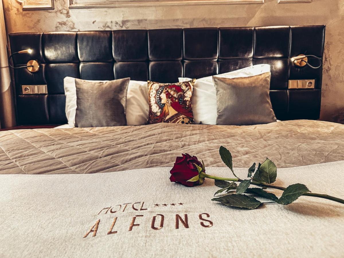 Alfons Boutique Hotel Prague Luaran gambar