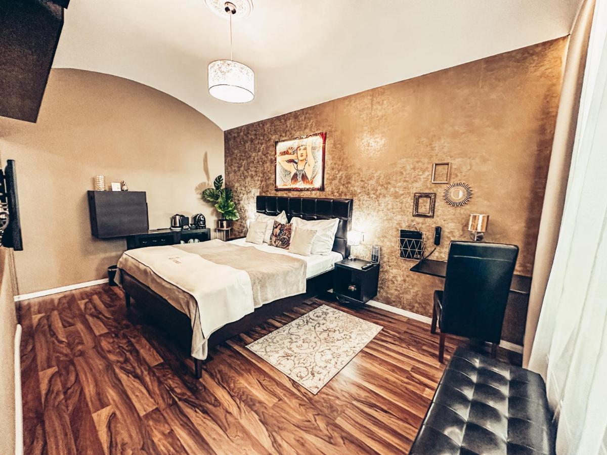 Alfons Boutique Hotel Prague Luaran gambar