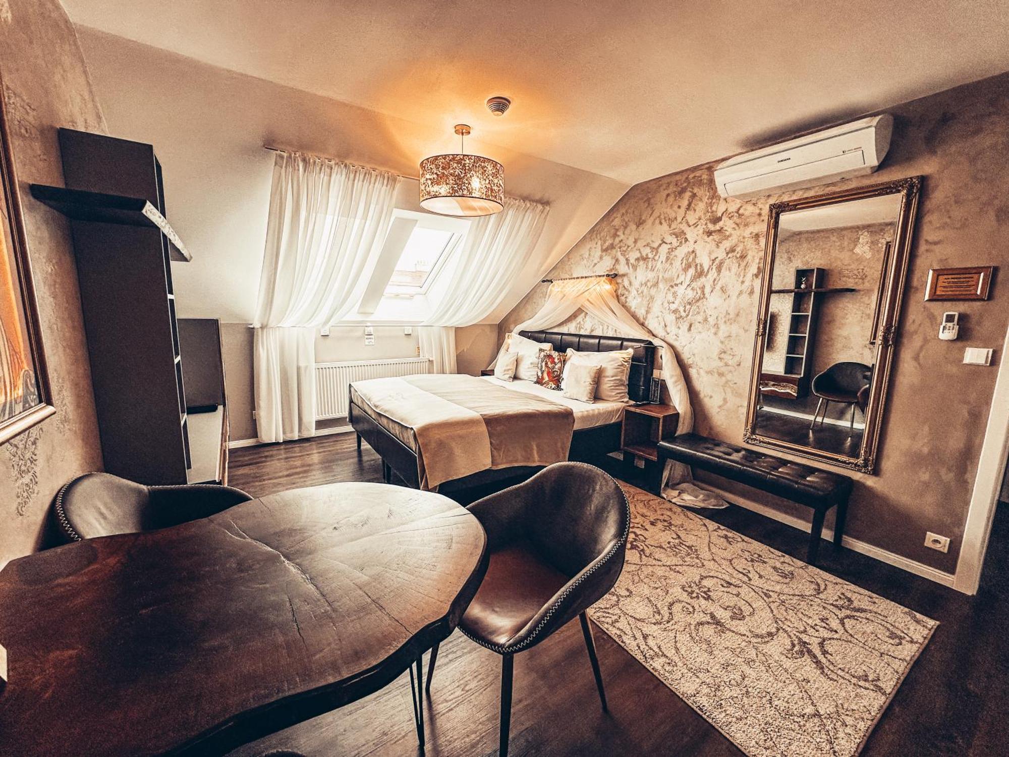 Alfons Boutique Hotel Prague Luaran gambar