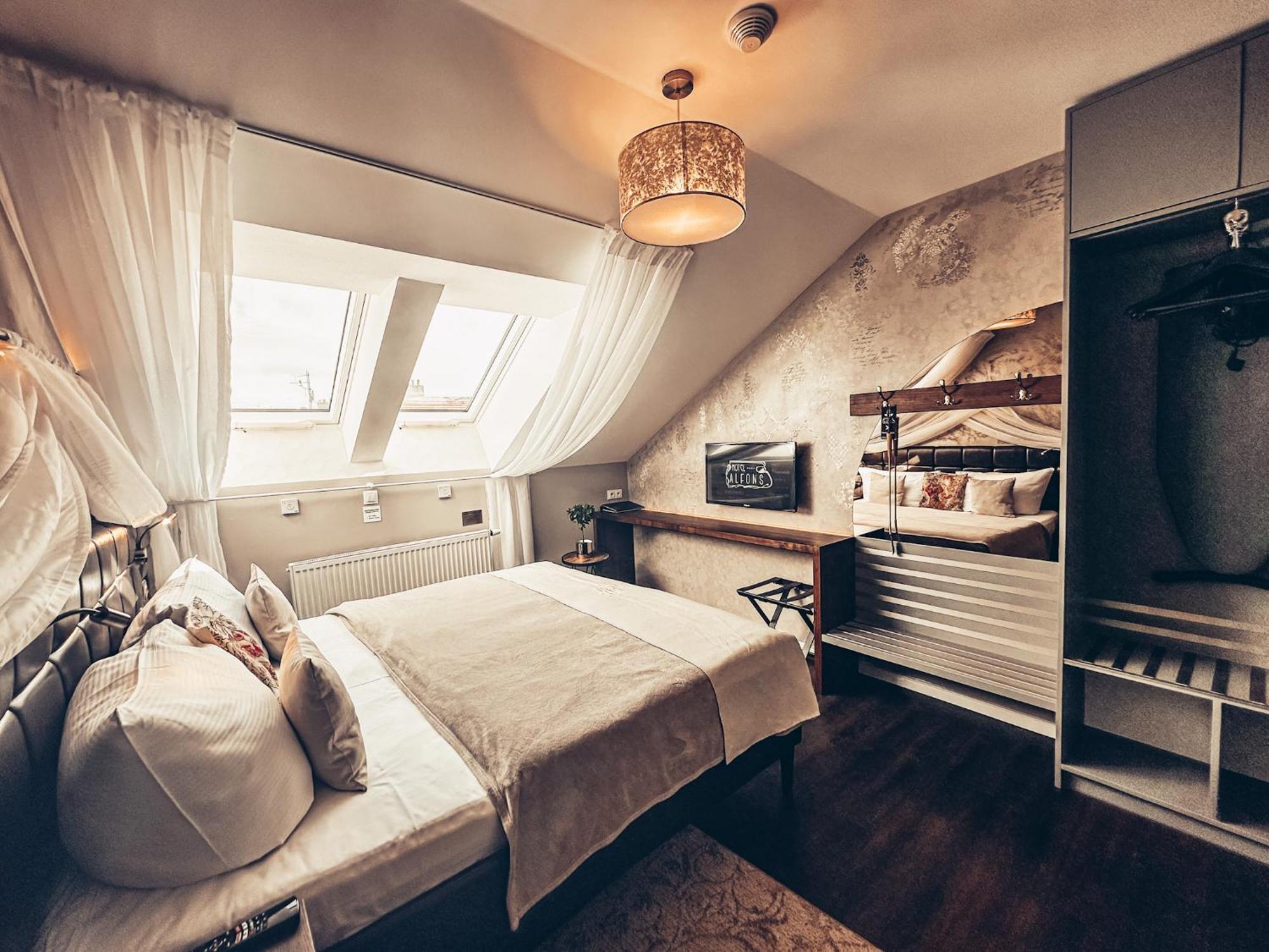 Alfons Boutique Hotel Prague Luaran gambar