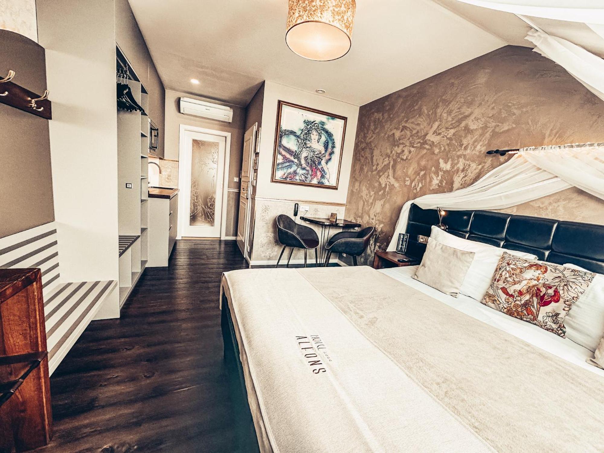 Alfons Boutique Hotel Prague Luaran gambar