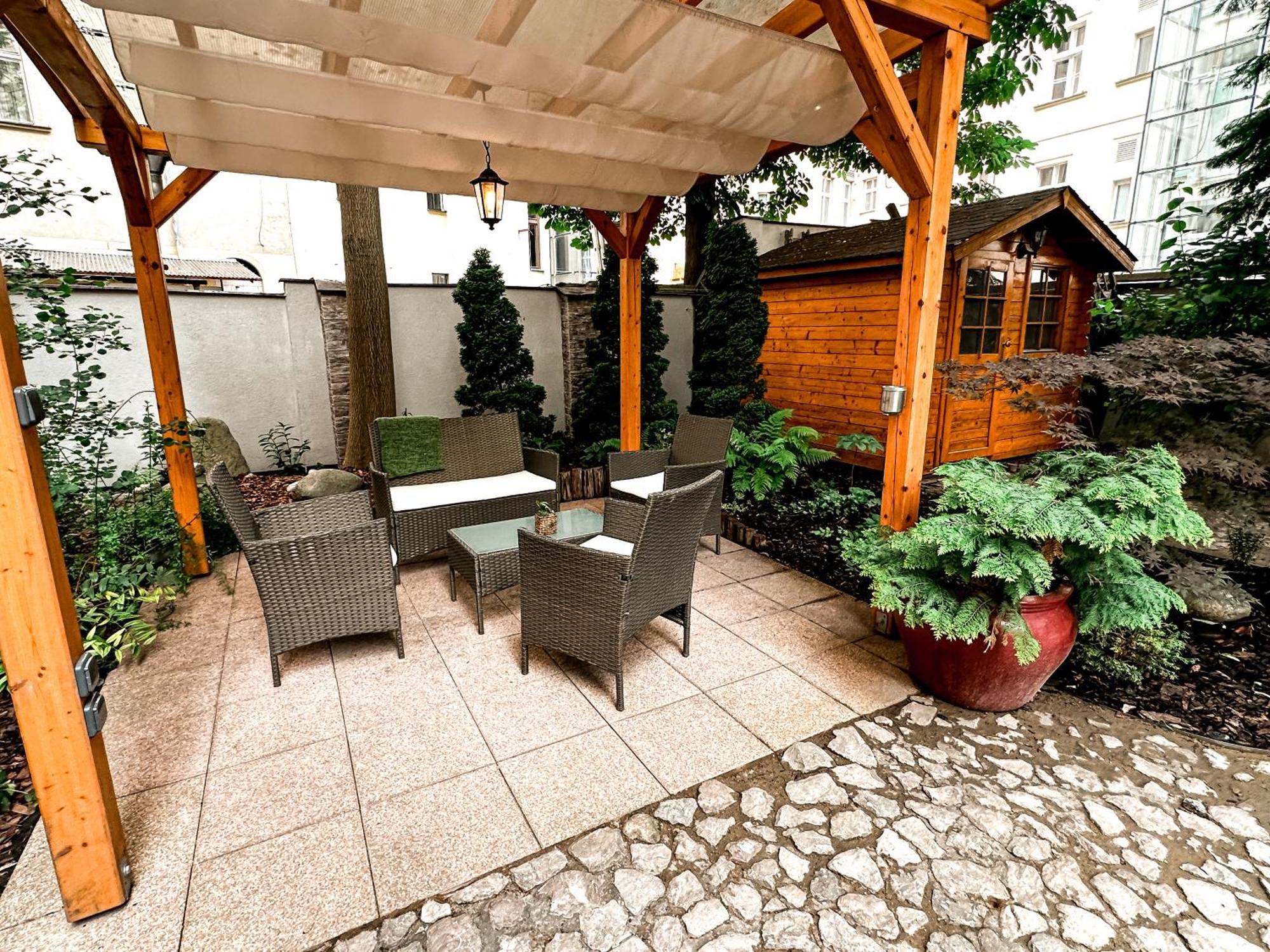 Alfons Boutique Hotel Prague Luaran gambar