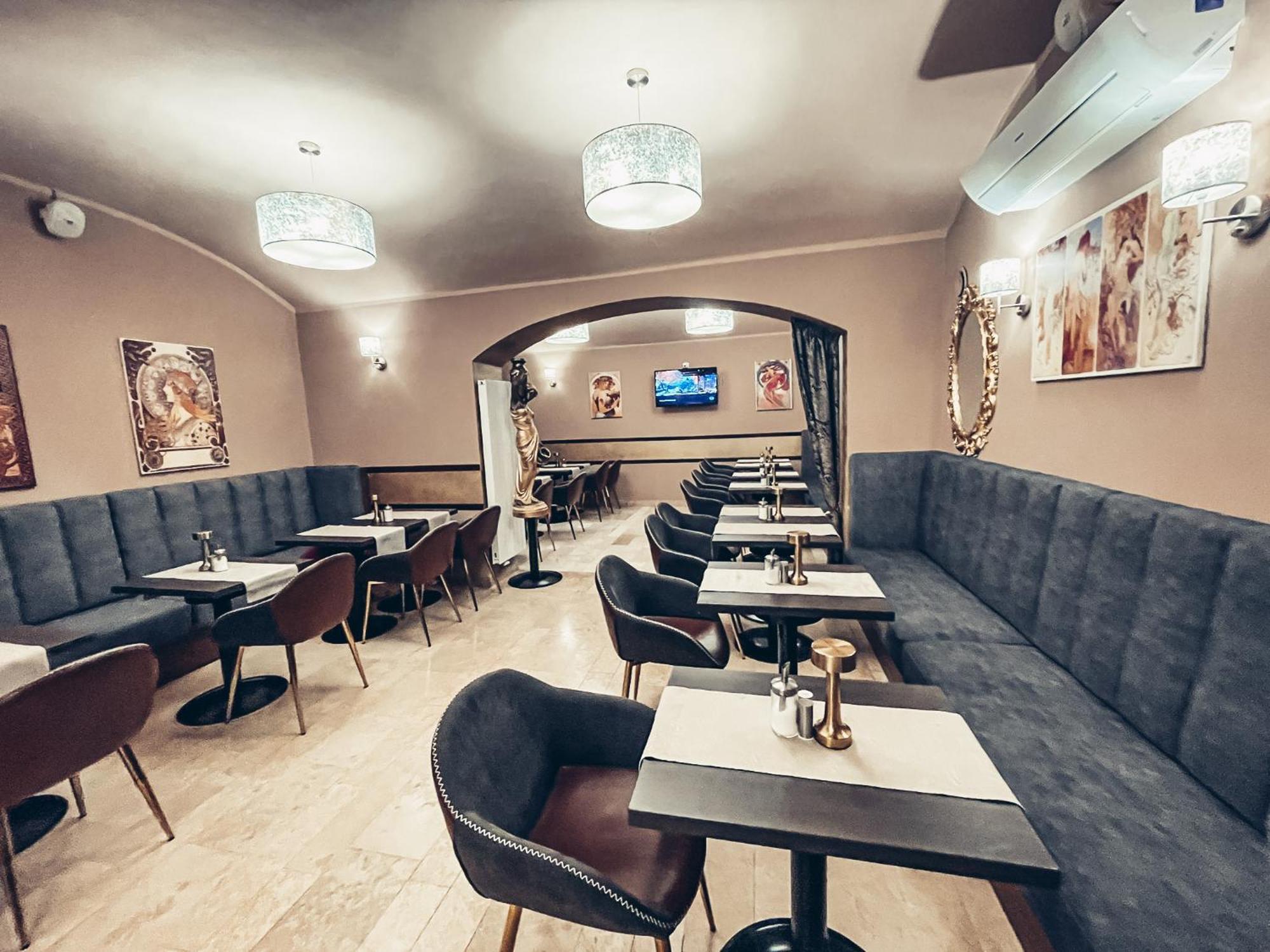 Alfons Boutique Hotel Prague Luaran gambar