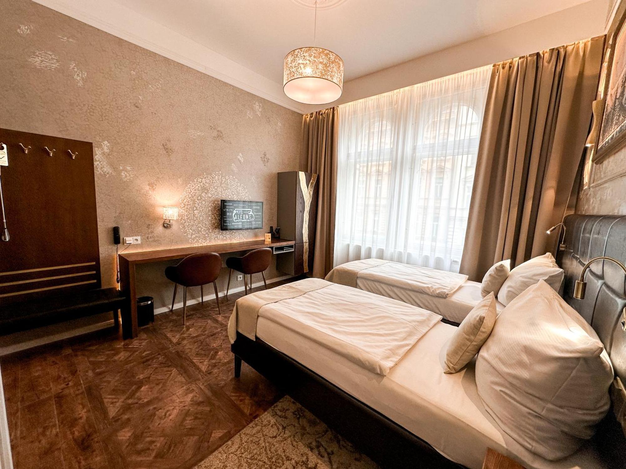 Alfons Boutique Hotel Prague Luaran gambar
